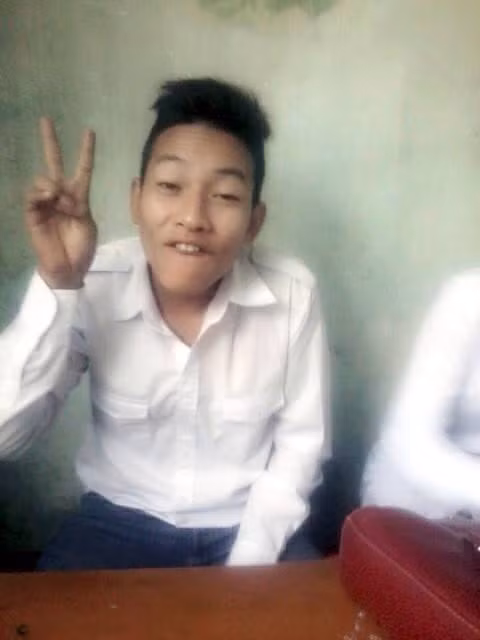 Giới học sinh cũng mê tít cách chụp ảnh này.