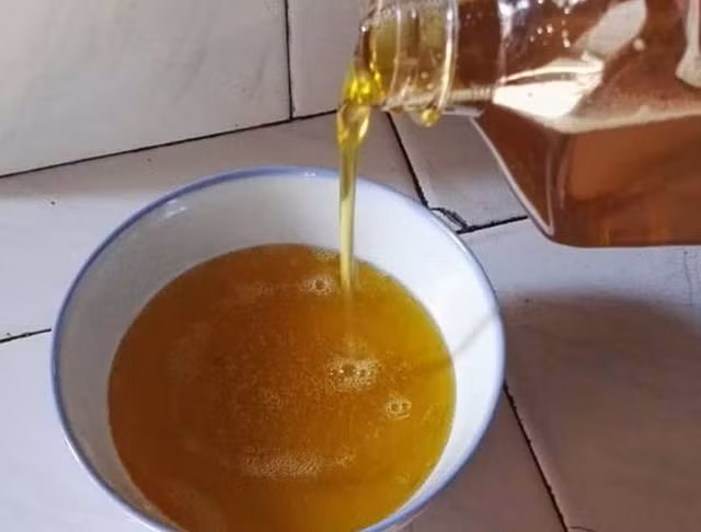 Tiêu thụ thường xuyên giúp ngăn ngừa sự lão hóa, huyết áp cao, xơ cứng động mạch, nhuận tràng, tóc đen, tăng thị lực. Bên cạnh đó, nó còn dùng để trị gàu, giữ ẩm tóc.