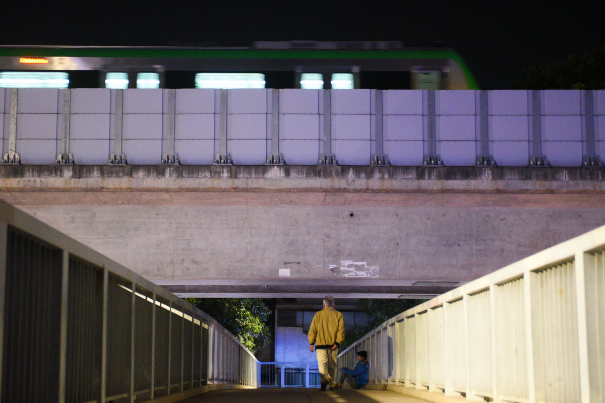 Thời gian đoàn tàu đi từ ga đầu (Yên Nghĩa) đến ga cuối (Cát Linh) hết 30 phút. Trước khi dừng khai thác vào 23h, tất cả tàu sẽ về bến cuối là depot Yên Nghĩa.