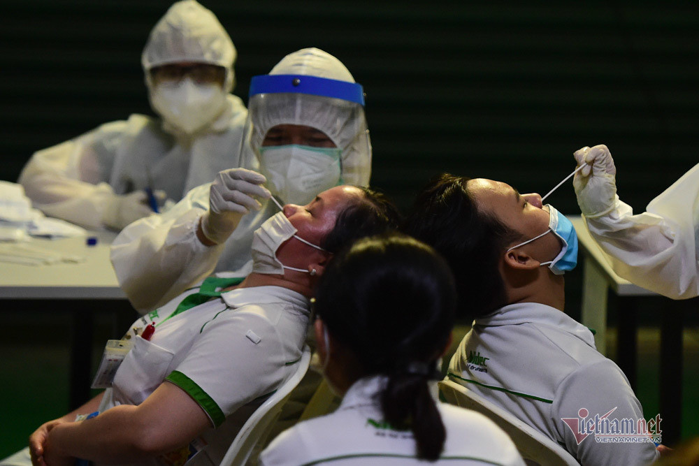 Vuot 1.000 ca COVID-19, TP HCM don dap chong dich chua tung co-Hinh-3