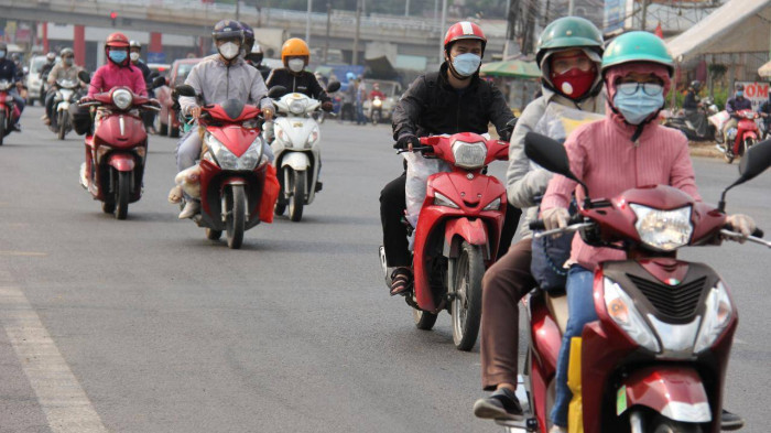 Dan un un ve que don Tet, QL1 qua Dong Nai un tac-Hinh-7