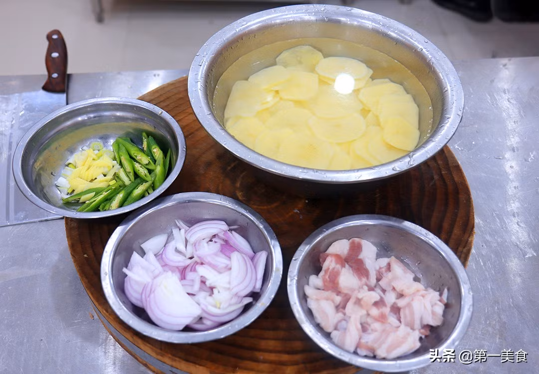 3 món ăn ngon như ngoài hàng để đổi món trong ngày Tết ảnh 1