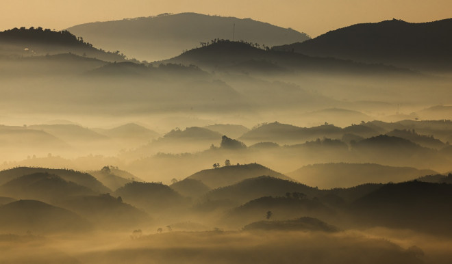 Day som san may, ngam binh minh that an yen tai Doi Vo Uu