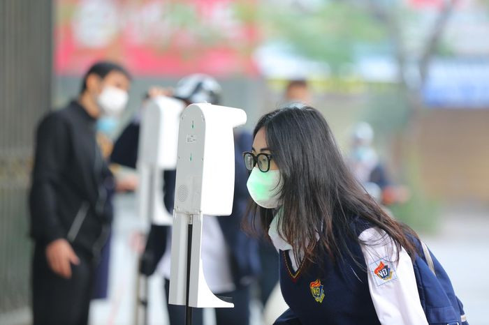 Thêm một quận ở Hà Nội cho học sinh lớp 12 dừng học trực tiếp Them mot quan o Ha Noi cho hoc sinh lop 12 dung hoc truc tiep