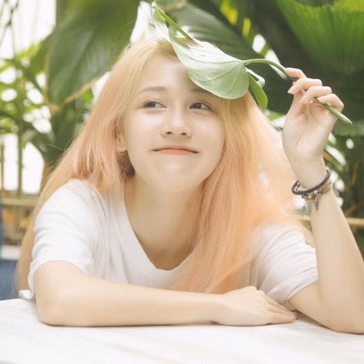 Dù không ra video thường xuyên như các vlogger, mỗi video của Hậu Hoàng đều cho thấy sự vui nhộn, sáng tạo và đầu tư nghiêm túc.