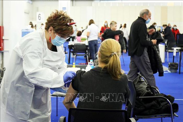 COVID-19 tới 6h sáng 7/1: Thế giới vượt 300 triệu ca mắc - Hình 4 COVID-19 toi 6h sang 7/1: The gioi vuot 300 trieu ca mac-Hinh-4