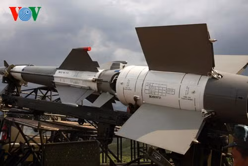 Tên lửa S-125-2TM được cải tiến hơn phiên bản cũ về cả mức độ sát thương, tầm xa và khả năng tiêu diệt mục tiêu. Khả năng tiêu diệt mục tiêu của S-125-2TM được cải tiến gấp hơn 10 lần.