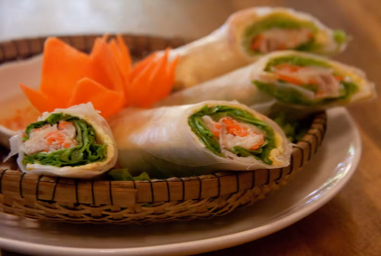 Nem cuốn là món ăn rất tinh tế, từng được CNN xếp vào danh mục 50 món ăn ngon nhất thế giới.