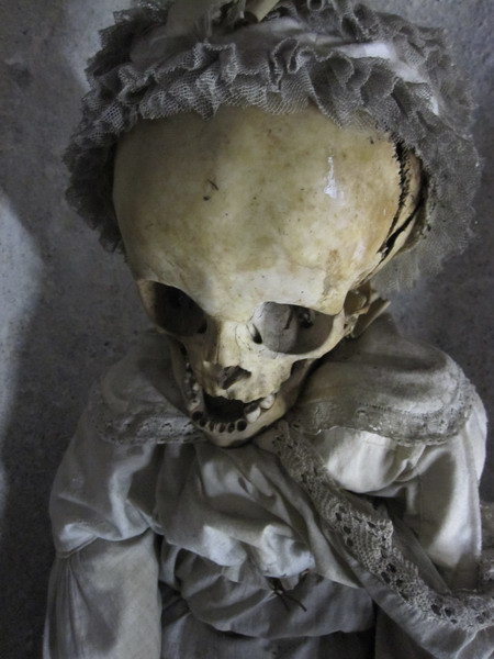 Nhiều xác ướp tồn tại hàng trăm năm nhưng vẫn toát lên địa vị sang trọng của mình bằng bộ trang phục làm từ chất liệu vải cao cấp và đắt tiền.