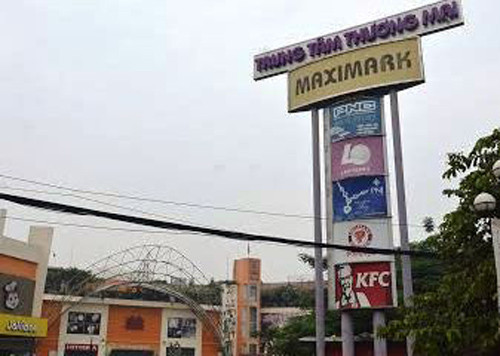 Siêu thị Maximark Cộng Hòa (đường Cộng Hòa, phường 4, quận Tân Bình), nơi băng "siêu trộm" viếng. Siêu thị Maximark Cộng Hòa (đường Cộng Hòa, phường 4, quận Tân Bình), nơi băng "siêu trộm" viếng.