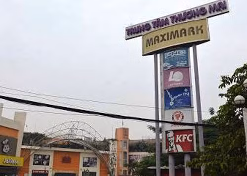 Siêu thị Maximark Cộng Hòa (đường Cộng Hòa, phường 4, quận Tân Bình), nơi băng "siêu trộm" viếng.