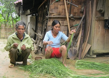 Không khó để bắt gặp những gia đình có hai anh em lấy chung một vợ.