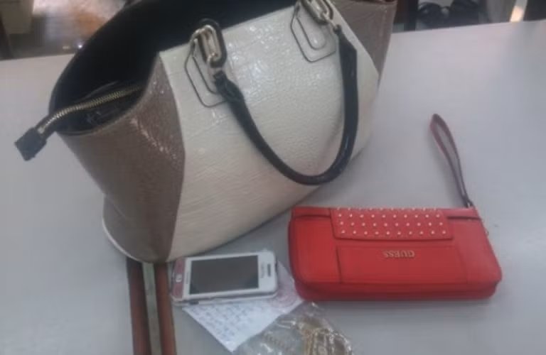 Tài sản của khách bị Lý chiếm đoạt được Công an thu giữ trả lại cho nạn nhân.