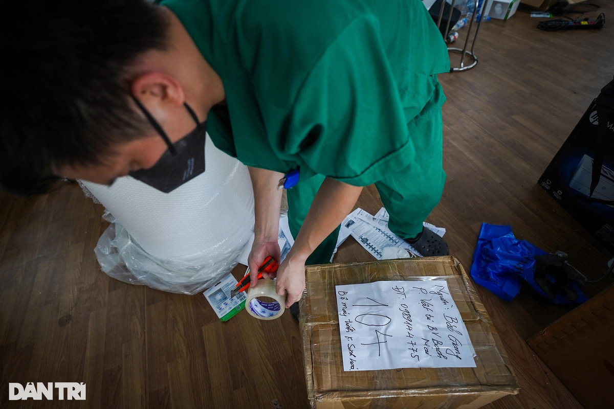 Toàn bộ thiết bị bệnh viện Bạch Mai kiểm kê, mang về Hà Nội sẽ được thay thế bằng thiết bị của bệnh viện Nhân Dân Gia Định. Trong toàn bộ số thiết bị của bệnh viện Bạch Mai, có nhiều máy móc của Bộ Y tế, Sở Y tế tỉnh Bắc Giang chi viện.