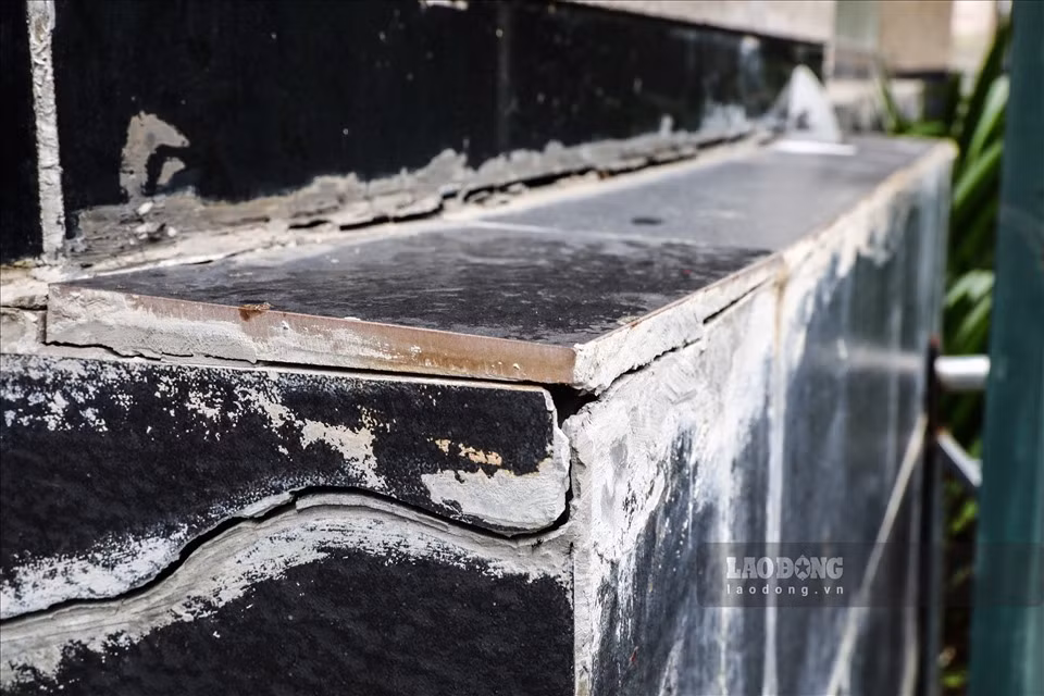 Hạ tầng cơ sở vật chất của nhà ga Cát Linh đã xuống cấp.