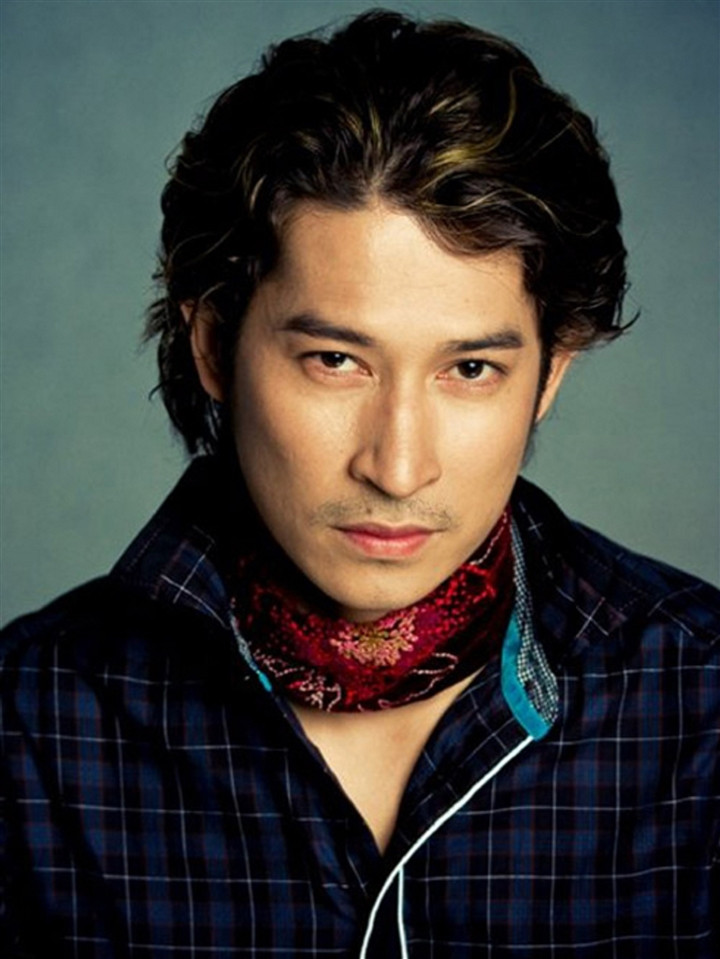 Sau "Dốc tình", Huy Khánh tỏa sáng trong lĩnh vực diễn xuất. Anh tham gia vào hàng loạt phim gây tiếng vang như: "Lấy chồng người ta", "Cô dâu đại chiến", "Lật mặt", "Cột mốc 23", "Em chưa 18"...Thời gian gần đây, nam diễn viên khiến nhiều người bất ngờ khi hóa thân vào những dạng vai phản diện, chẳng hạn như trong vai Được trong phim "Luật trời", hay Phương trong phim "Má tôi là đại gia". Đặc biệt, trong phim "Má tôi là đại gia" đang được phát sóng trên kênh SCTV6 - Fim360, Huy Khánh có dịp tái ngộ bạn diễn trong phim "Dốc tình" - Nguyệt Ánh. Cả hai vào vai một cặp tình nhân, từng có thời gian mặn nồng nhưng sau khi chia tay, họ lại quay ra hãm hại nhau.