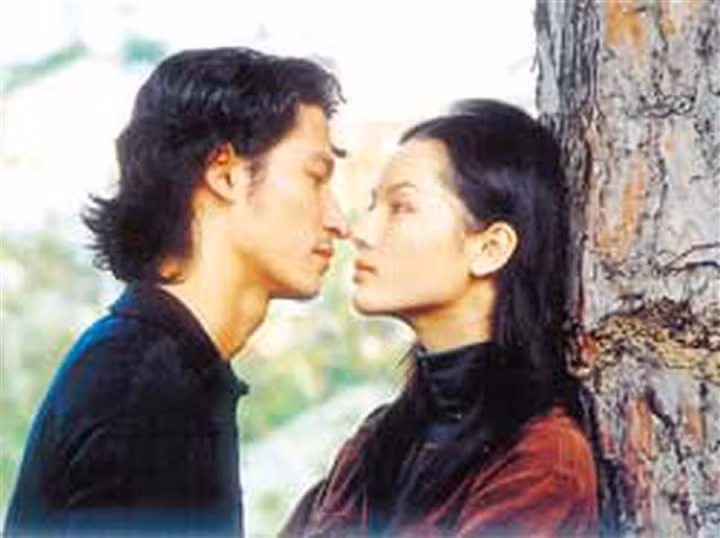 Trước khi đến với phim "Dốc tình", Bảo Hòa được coi là hiện tượng của làng mốt Việt. Cô sinh năm 1985, cao 1,7 m. Sở hữu vóc dáng mảnh mai, gương mặt sắc sảo, lạnh lùng nên ngay từ khi mới học lớp 11, cô lọt vào mắt xanh của Giám đốc sáng tạo người Pháp - Henri Hubert. Kể từ đó, Bảo Hòa trở thành người mẫu đắt giá. Trong phim "Dốc tình", Bảo Hòa vào vai Thu - người con gái có mối tình lãng mạn với Thái (Huy Khánh).