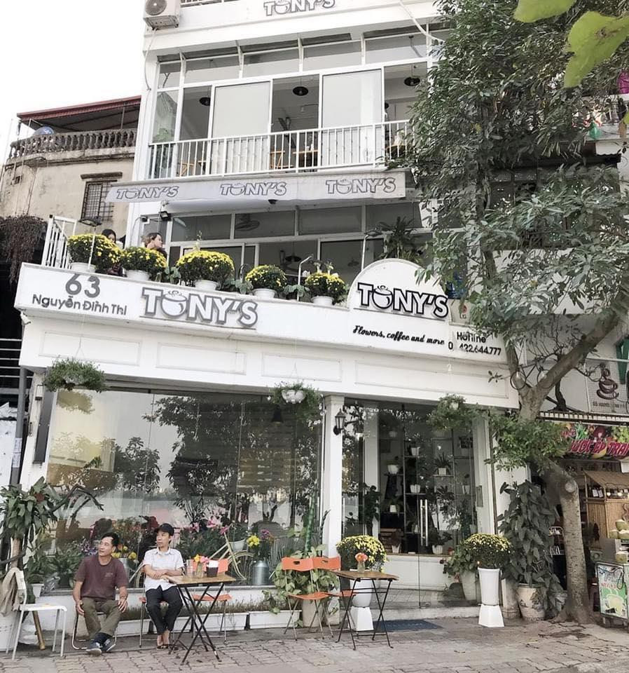  Quán cafe nằm trên đường Nguyễn Đình Thi, Tây Hồ, vốn là một địa chỉ quen thuộc của các bạn trẻ. Ảnh: Fanpage HaLo Hà Nội 