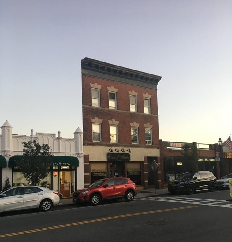 Dưới góc chụp này, tòa nhà trông như thể đang ở trên một mặt phẳng 2 chiều.