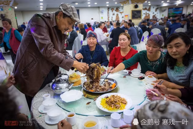 Ghe tham vung dat dan toc hanh phuc nhat the gioi-Hinh-2