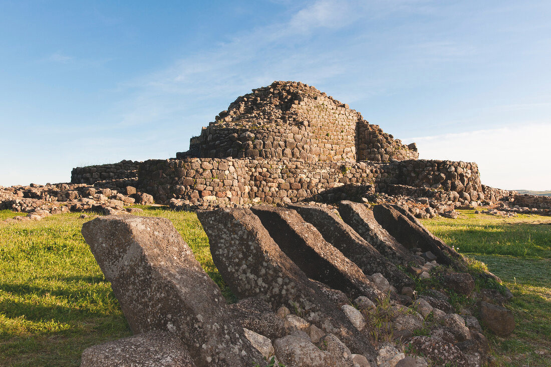 Su Nuraxi di Barumini đã được ghi vào danh sách Di sản văn hóa thế giới của UNESCO năm 1997. Ảnh: lookphotos.