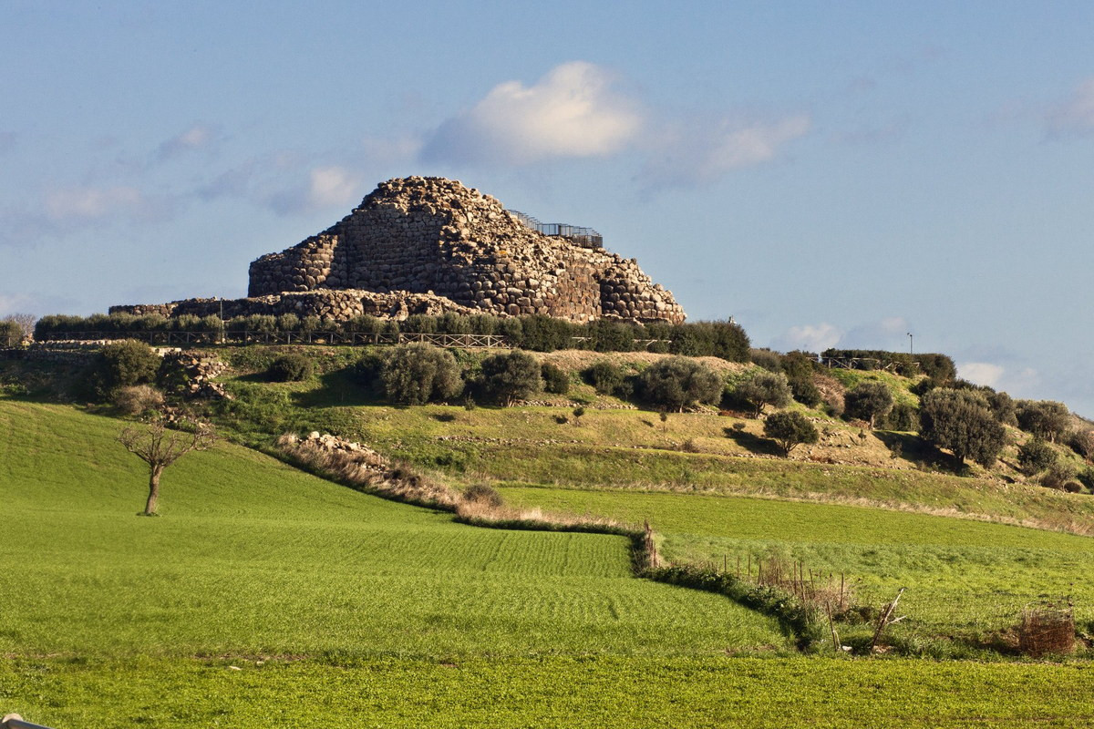 Đây là di tích khảo cổ quan trọng bậc nhất về nuraghe - dạng công trình kiến trúc cổ bằng đá lớn có dạng hình nón cụt phổ biến ở khu vực Địa Trung Hải thời đồ đồng. Ảnh: UNESCO.