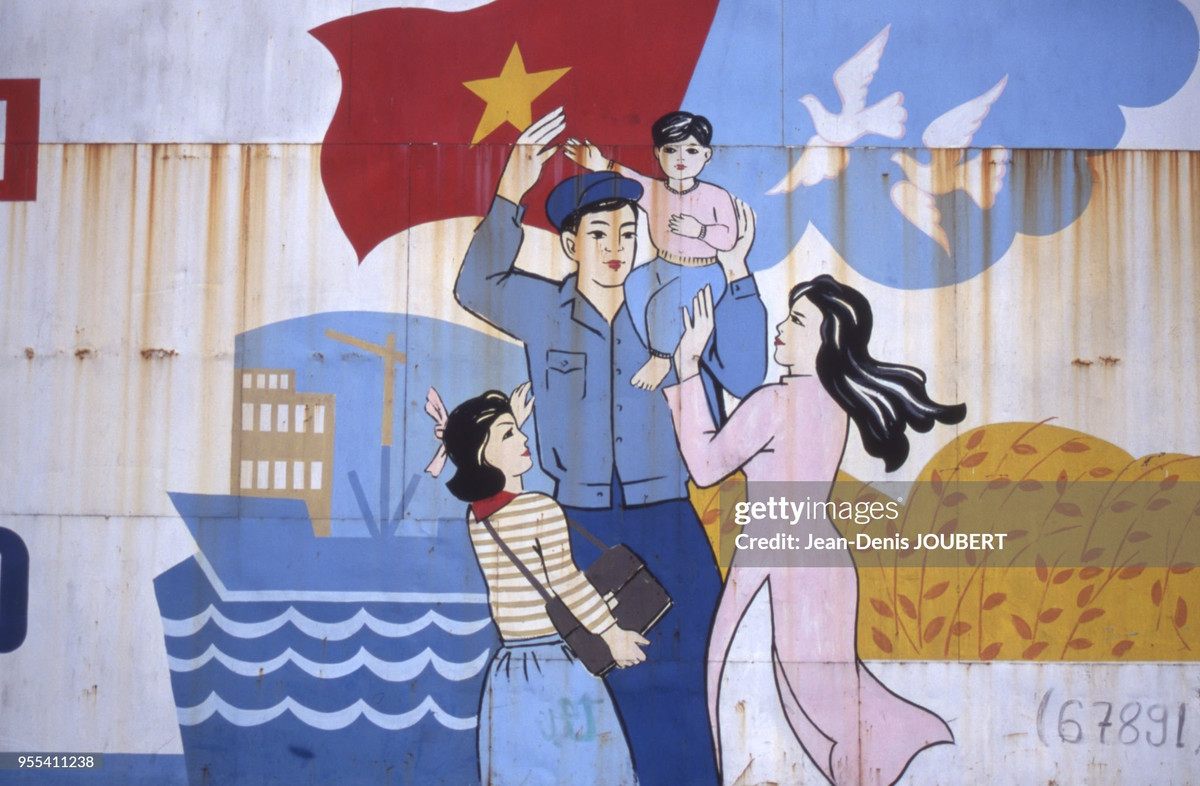 Tranh cổ động cỡ lớn, được vẽ bằng tay ở Hải Phòng.