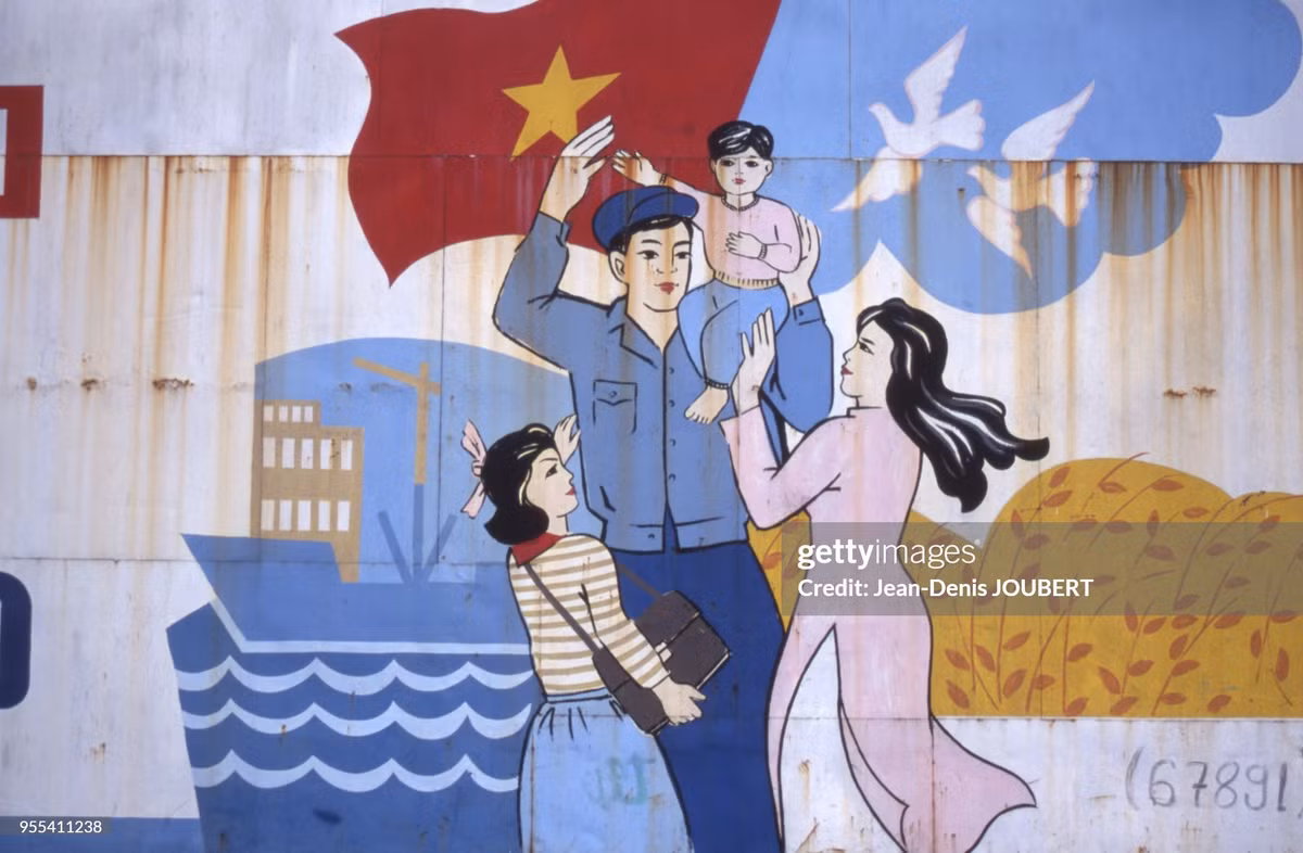 Tranh cổ động cỡ lớn, được vẽ bằng tay ở Hải Phòng.