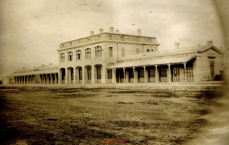 Trên sân ga Hải Phòng.