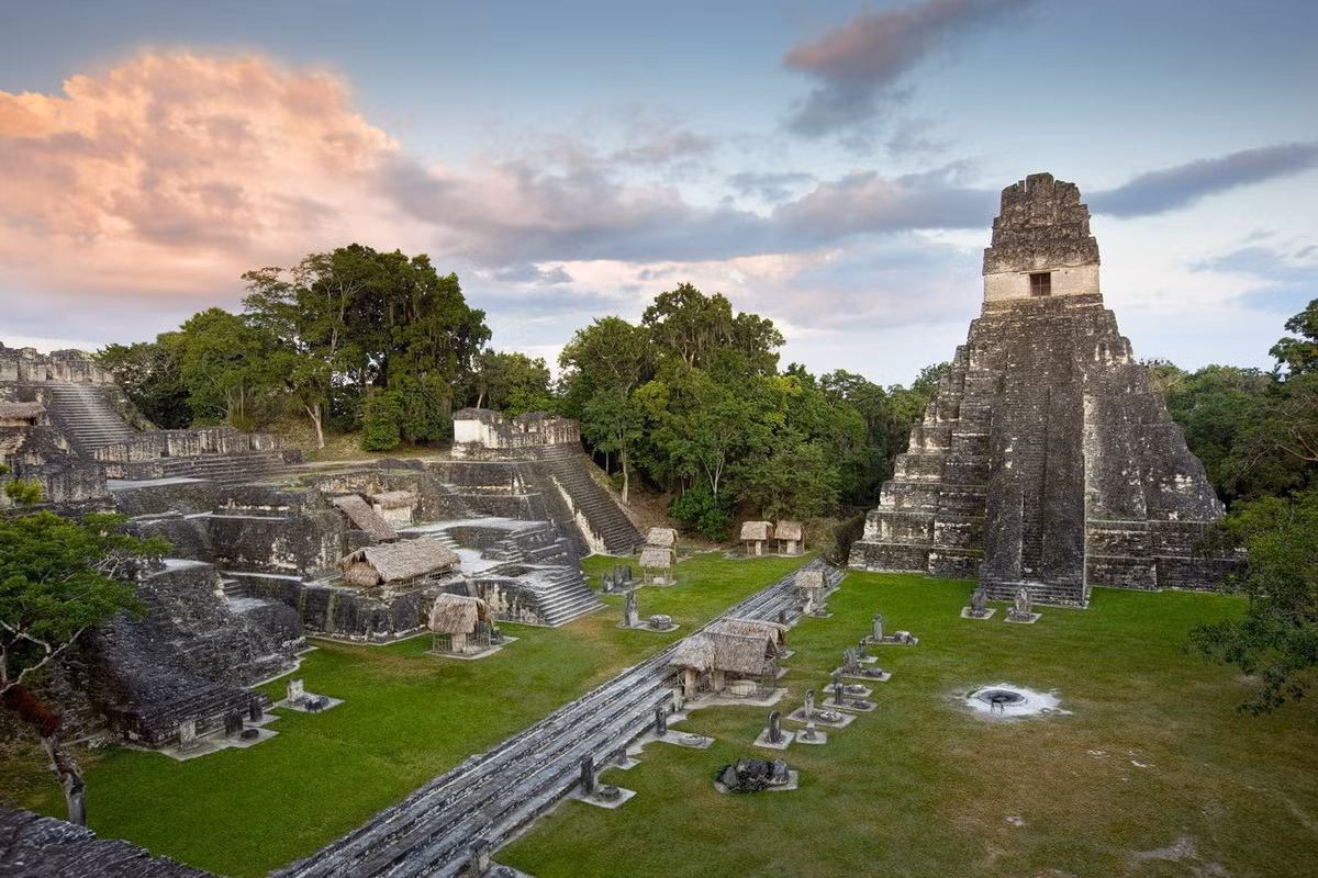 Nằm trong Vườn quốc gia Tikal của Guatemala, thành phố cổ Tikal là hiện thân cho sự phát triển rực rỡ của nền văn minh Maya cổ xưa. Ảnh: National Geographic.