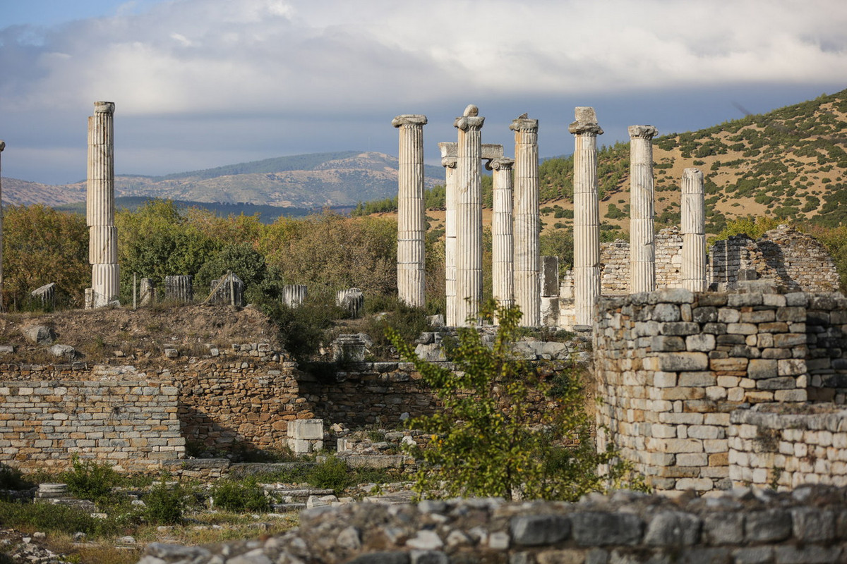 Đến thế kỷ thứ tư, Aphrodisias trở thành thủ phủ của tỉnh Caria của La Mã. Thành phố bắt đầu suy tàn vào thế kỷ 6 do các biến động chính trị, xã hội của đế chế Byzantine. Ảnh: Diariesof Travel Magazine.