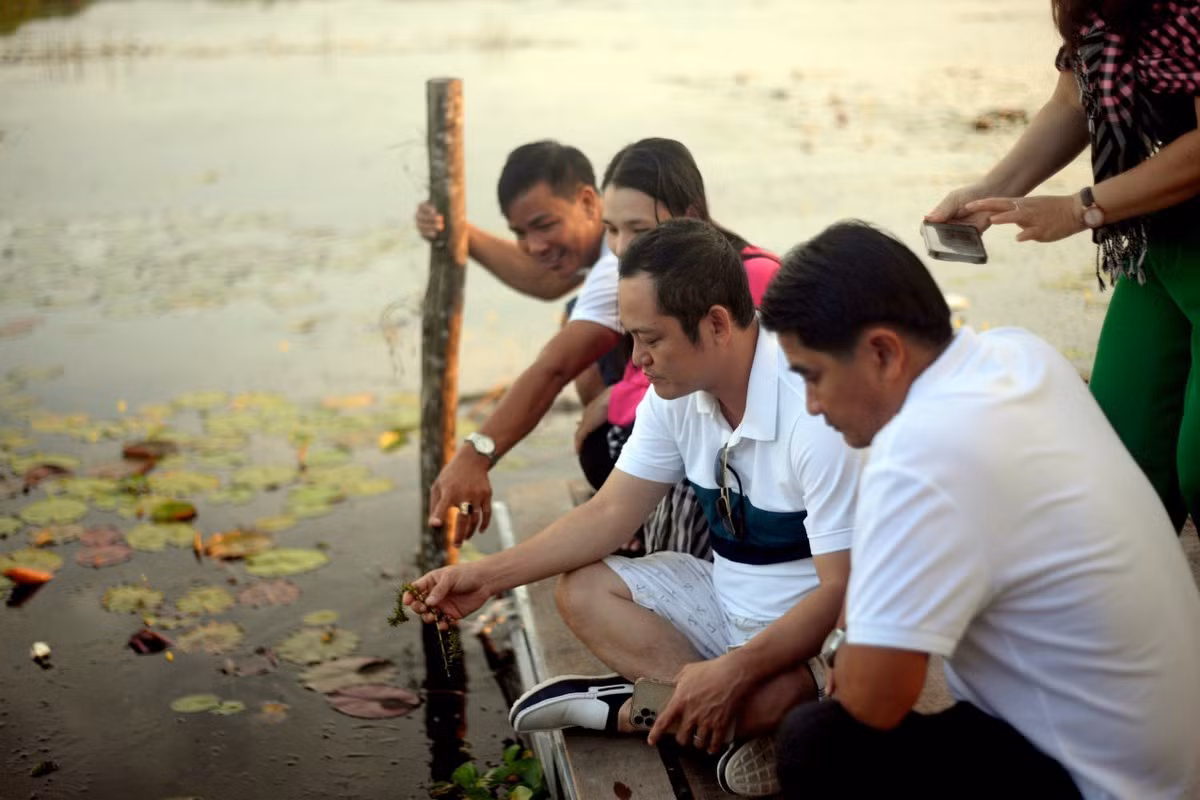 Vườn quốc gia Tràm Chim là điểm du lịch sinh thái, là một khu Ramsar (vùng đất ngập nước được công ước Ramsar công nhận có tầm cỡ quốc tế) quan trọng ở Việt Nam lẫn quốc tế.