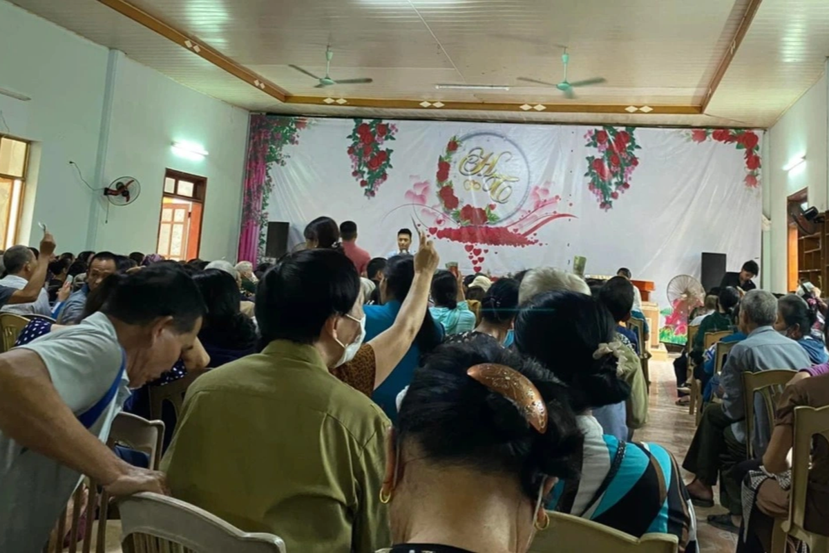 Vụ người đàn ông ngất lịm sau khi mua hàng khuyến mãi: Công an tìm bị hại Vu nguoi dan ong ngat lim sau khi mua hang khuyen mai: Cong an tim bi hai