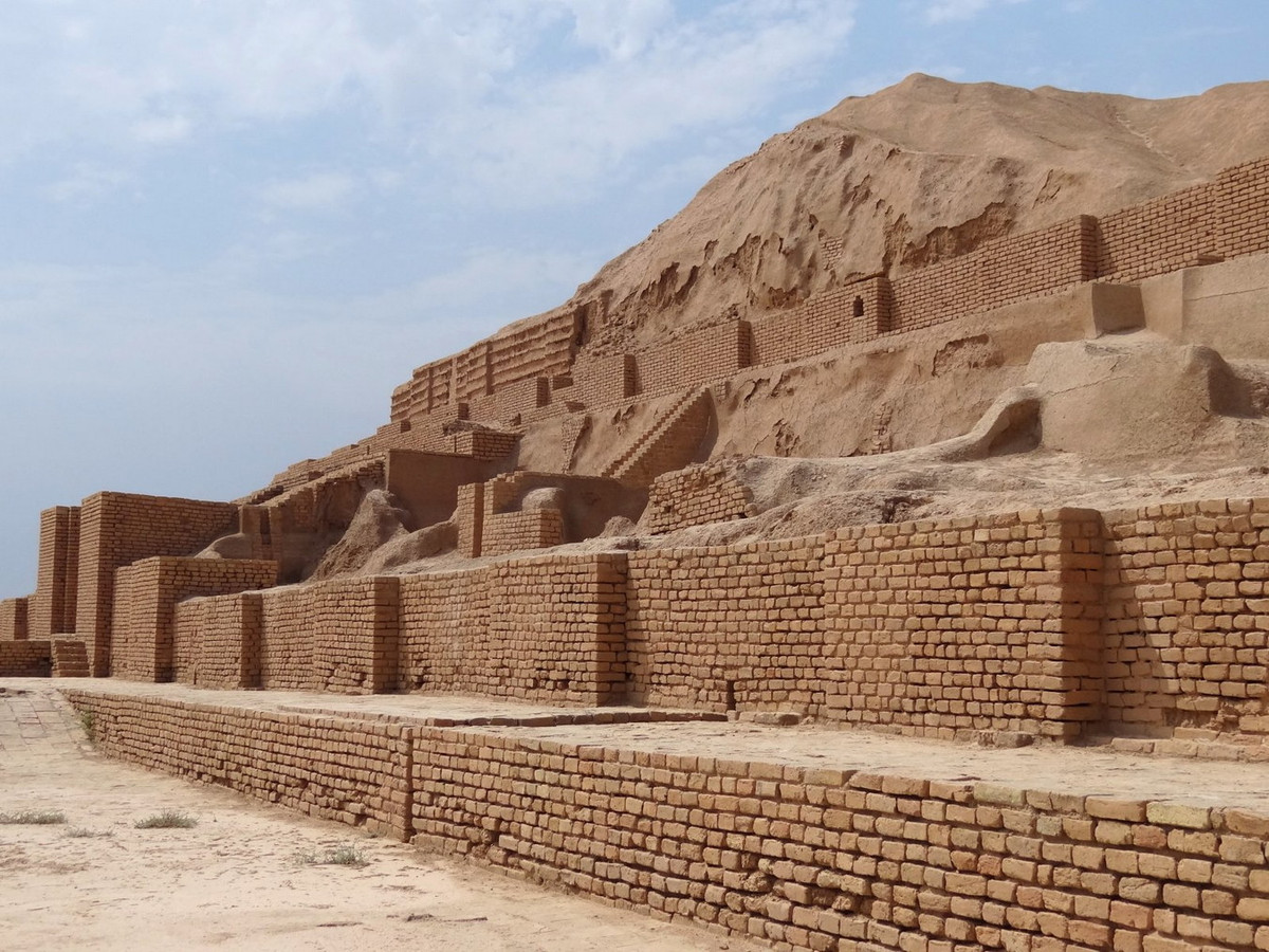 Khu phức hợp được bảo vệ bởi ba bức tường đồng tâm. Khu vực trên cùng được hoàn toàn để dành riêng cho vị thần chính là thần Inshushinak. Ảnh: UNESCO.