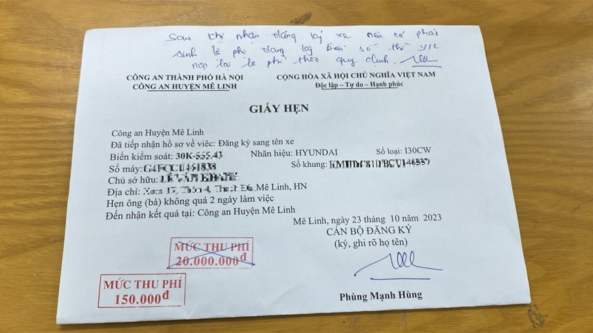 Giấy hẹn của Công an huyện Mê Linh có ghi rõ mức thu phí là 150 nghìn thay vì 20 triệu đồng được chia sẻ trên nhiều diễn đàn và mạng xã hội . (Nguồn ảnh: Minh Huy)