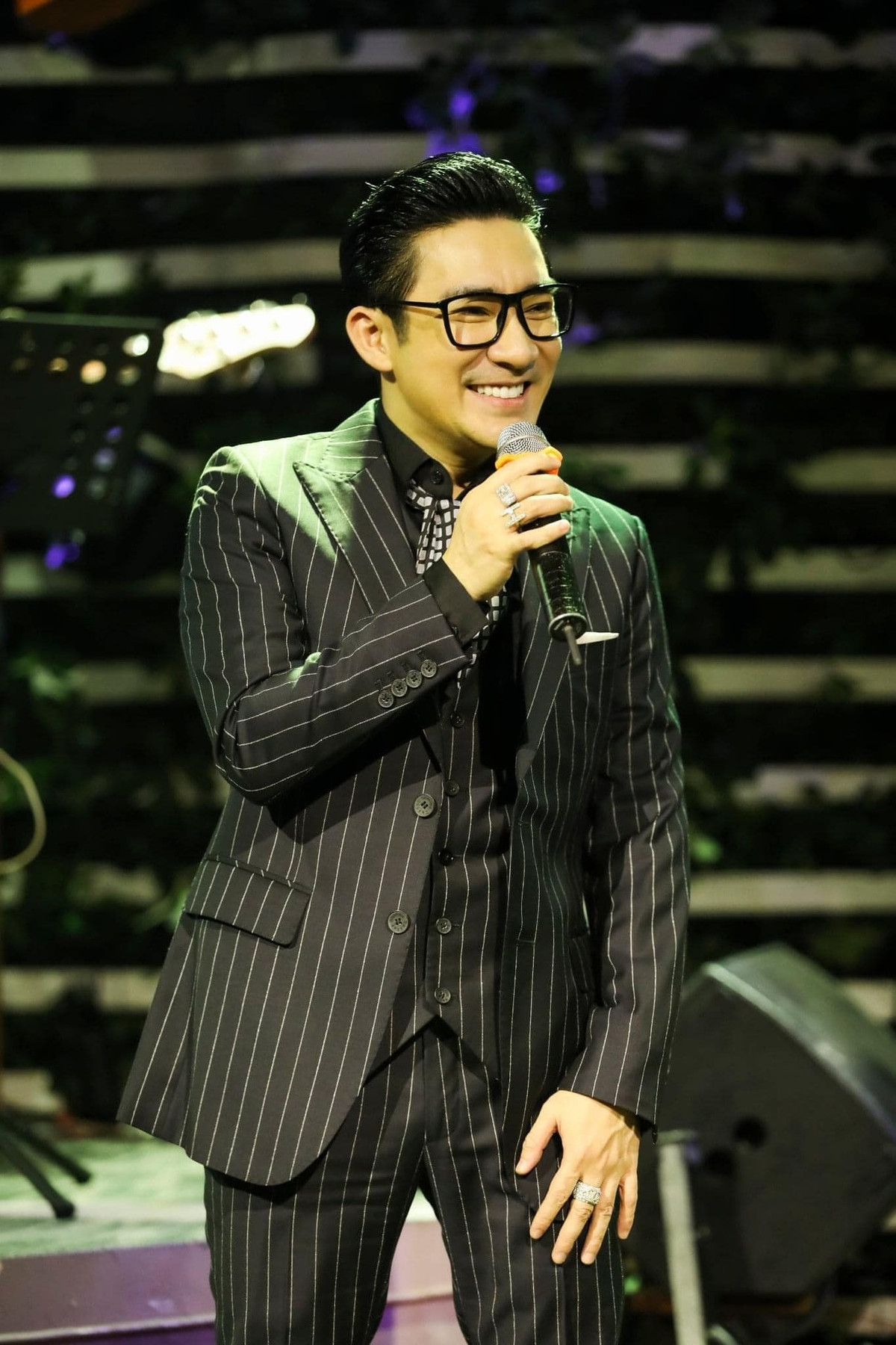 Ca si Quang Ha: So huu hon 13 can nha o tuoi 42-Hinh-2