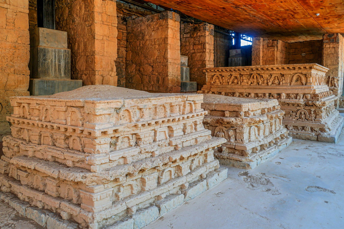 ...Và tu viện Jaulian. Ảnh: Taxila Museum.