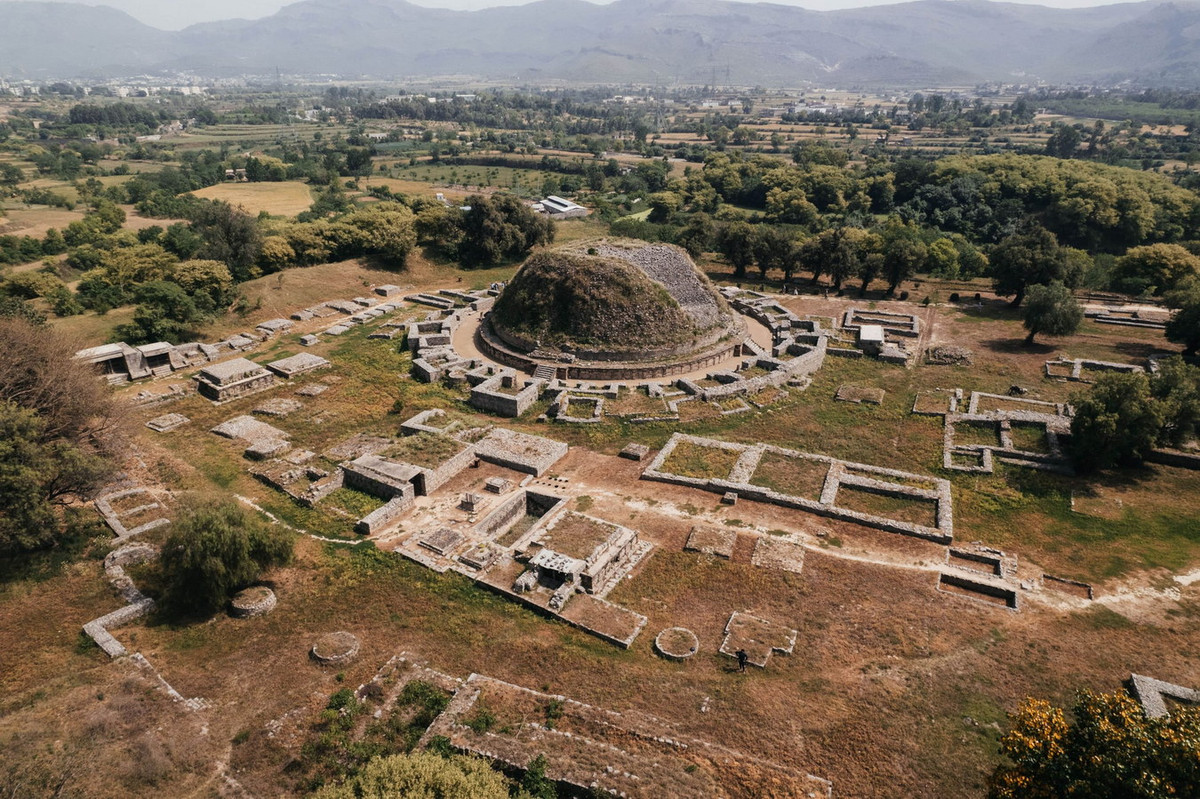 Các di tích này được chia làm bốn khu quần thể riêng biệt với những phong cách kiến trúc khác nhau, cho thấy sự phát triển liên tục của các đô thị cổ kéo dài trong suốt 5 thế kỷ. Ảnh: The Mad Hatters Pakistan.