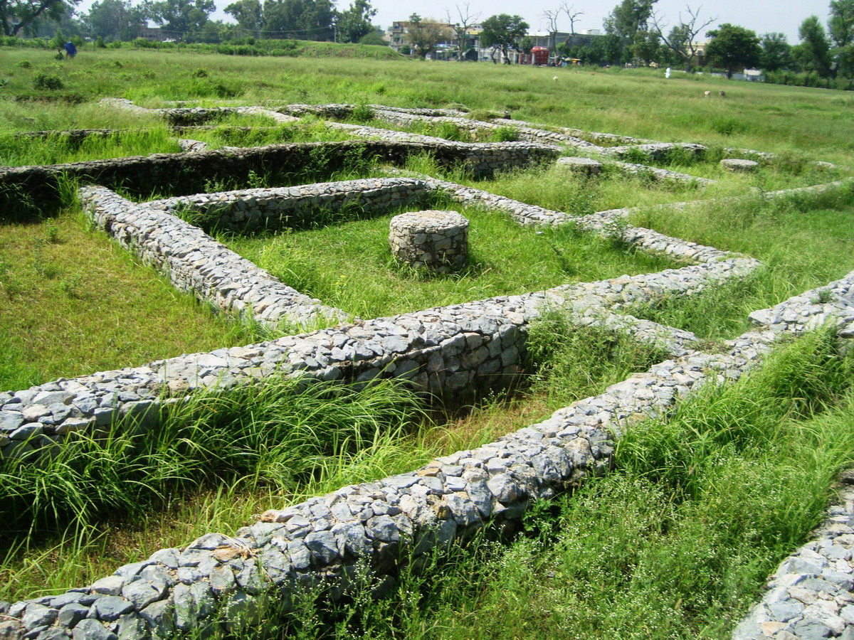 Khu di tích Bhir Mound. Ảnh: Wikipedia.
