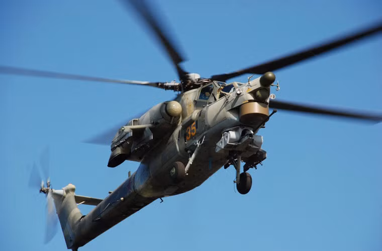 Mi-28NE được trang bị một loạt các cải tiến lớn gồm: radar sóng mm trên đỉnh trục chính cánh quạt; trang bị thêm các khí tài trinh sát hồng ngoại – TV, đo xa lade; sử dụng động cơ tuốc bin trục Klimov TV3-117VMA-SB3 với công suất 2.500 mã lực/chiếc cho tốc độ tối đa 300km/h.