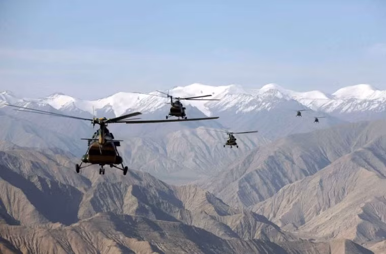 Trung Quốc tham gia cuộc tập trận này với lực lượng đông đảo nhất gồm gần 5.000 binh sĩ (thuộc Tập đoàn quân 38) với 50 máy bay các loại (gồm trực thăng WZ-10, WZ-19, Mi-171E; UAV; tiêm kích J-10, J-11, JH-7A; máy bay cảnh báo sớm KJ-200; vận tải cơ Il-76). Đó là chưa kể lực lượng xe tăng - thiết giáp, pháo binh.