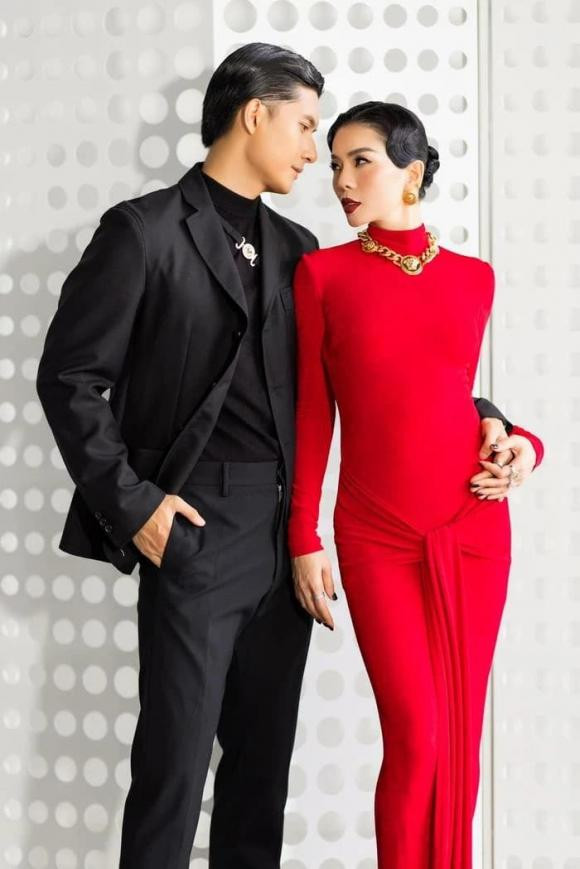 Lệ Quyên bị chê là già hơn tuổi khi đứng với Lâm Bảo Châu Le Quyen bi che la gia hon tuoi khi dung voi Lam Bao Chau