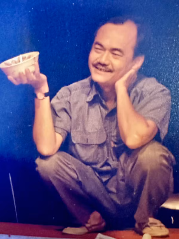 Sao Viet ly hon tuoi xe chieu: NSND Viet Anh 'o vay'