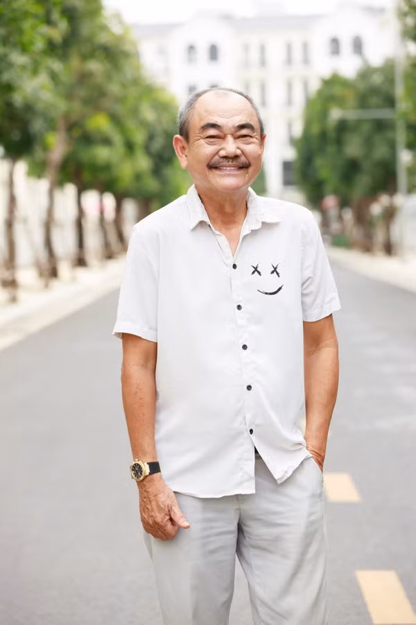 Sao Viet ly hon tuoi xe chieu: NSND Viet Anh 'o vay'-Hinh-5