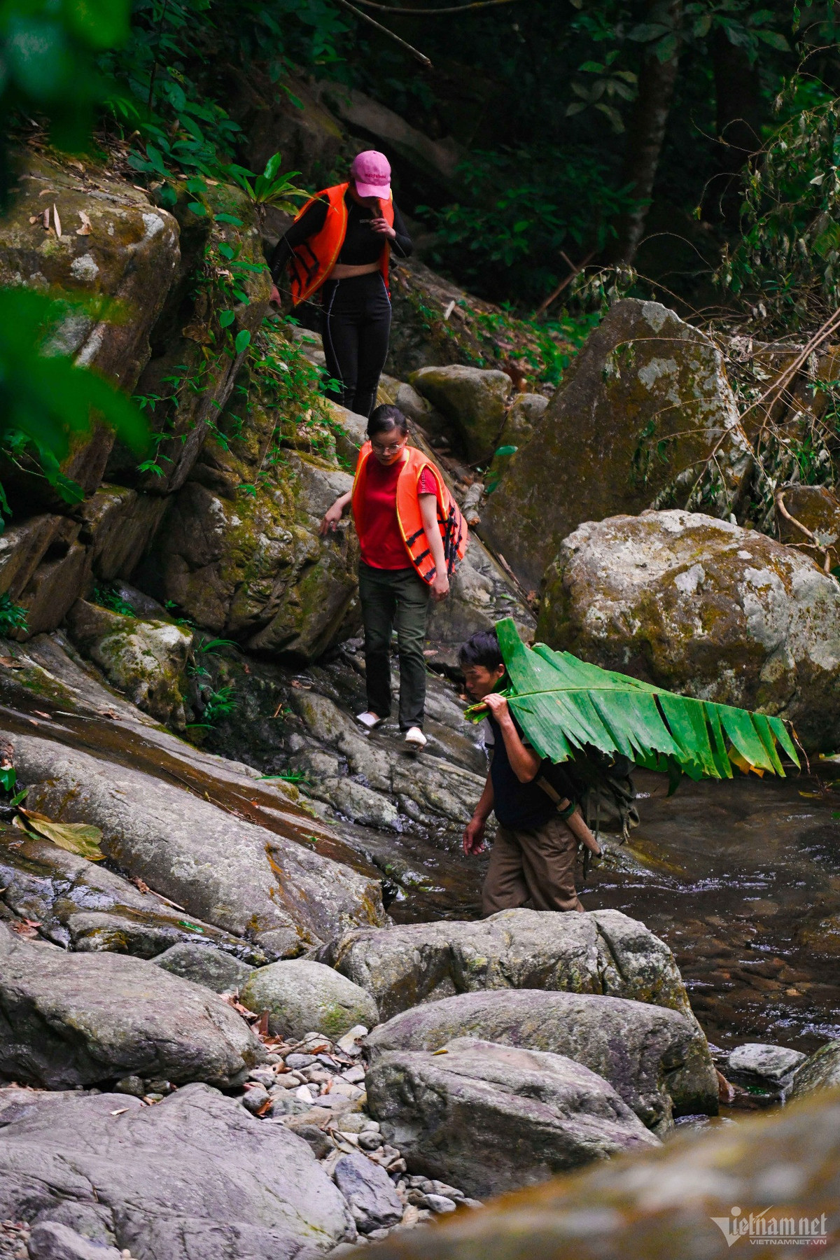 Hanh trinh leo deo, vuot suoi trekking Cua Tu-Hinh-8