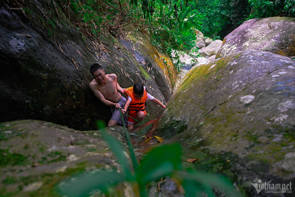 Hanh trinh leo deo, vuot suoi trekking Cua Tu-Hinh-5