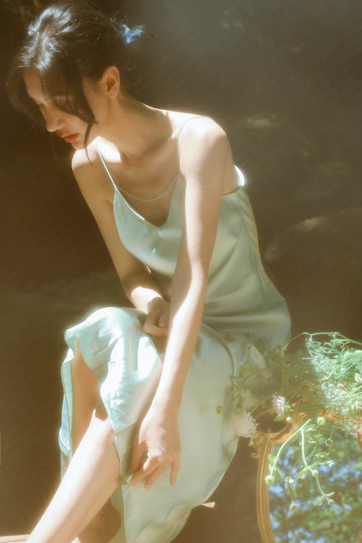 “Chị đẹp” Bắc Giang khiến fan phải “dụi mắt” khi mặc váy gây ảo giác - Hình 9 “Chi dep” Bac Giang khien fan phai “dui mat” khi mac vay gay ao giac-Hinh-9