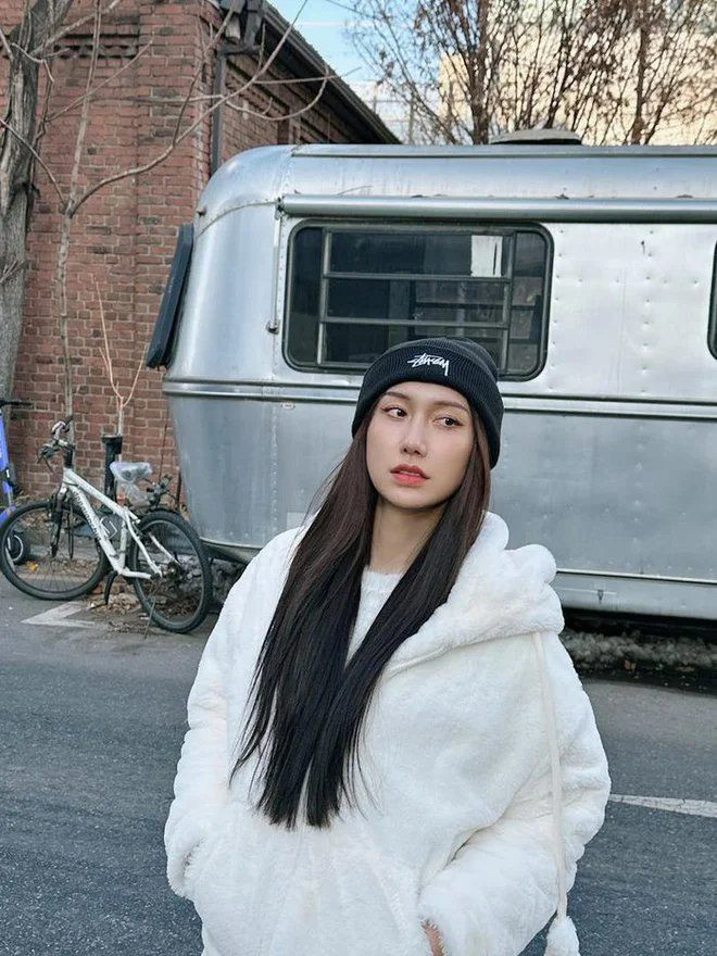 “Chị đẹp” Bắc Giang khiến fan phải “dụi mắt” khi mặc váy gây ảo giác - Hình 7 “Chi dep” Bac Giang khien fan phai “dui mat” khi mac vay gay ao giac-Hinh-7