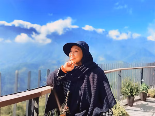 NSND Bach Tuyet tai sac nhung xe chieu van song mot minh-Hinh-6