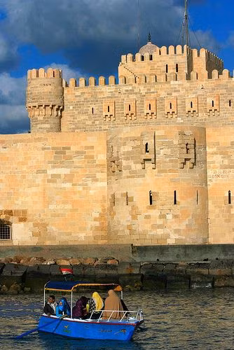 Cho đến ngày nay, những phiến đá của hải đăng được sử dụng lại trong các bức tường pháo đài có thể được thấy rõ nhờ kích thước to lớn của chúng so với những phần nề xung quanh.